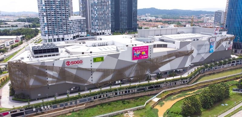 CPN celebrates the success of its first full-scaled Thai shopping center aboard in Malaysia