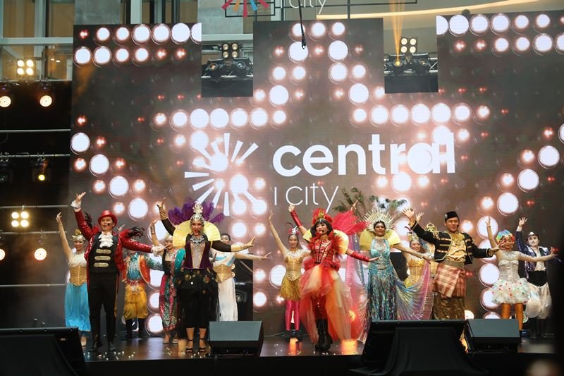 CPN celebrates the success of its first full-scaled Thai shopping center aboard in Malaysia