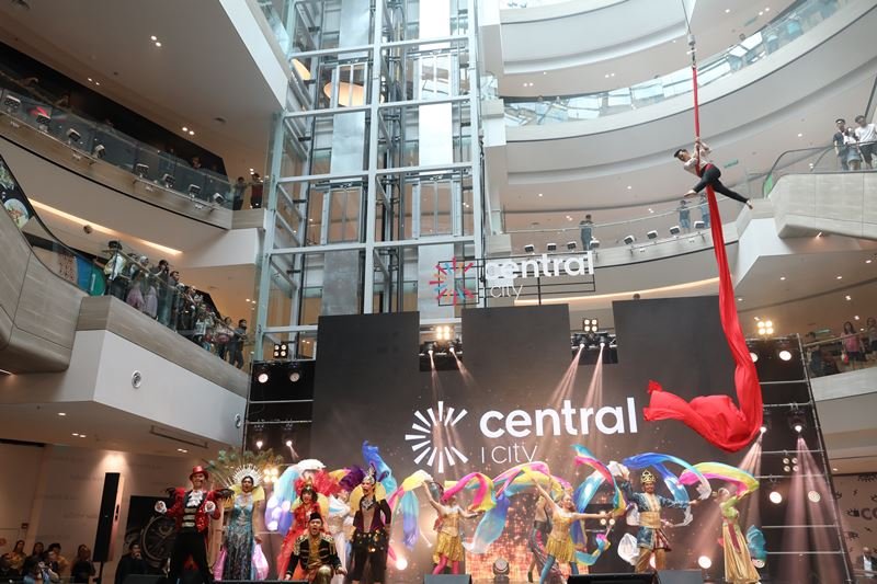 CPN celebrates the success of its first full-scaled Thai shopping center aboard in Malaysia