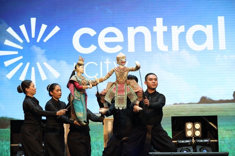 CPN celebrates the success of its first full-scaled Thai shopping center aboard in Malaysia