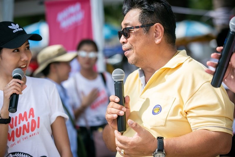 เซ็นทรัล เอ็มบาสซี จับมือ เหล่าองค์กรพิทักษ์สิ่งแวดล้อมร่วมเก็บและคัดแยกขยะพลาสติก ณ ชายหาดบางแสน เพื่อเพิ่มมูลค่าให้เป็นได้มากกว่าขยะเหลือทิ้ง