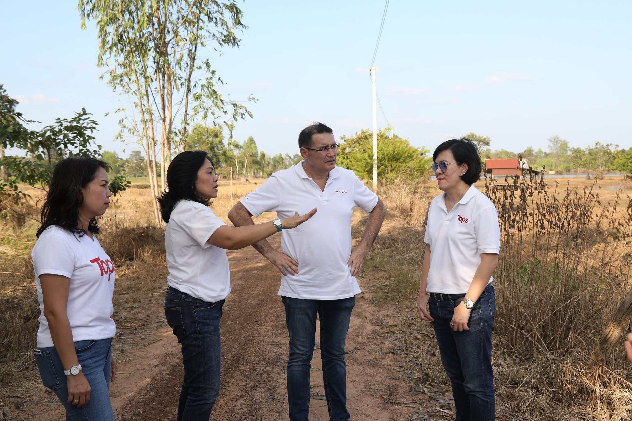 บริษัท เซ็นทรัล ฟู้ด รีเทล จำกัด ร่วมพลิกฟื้นอาชีพให้เกษตรกรหลังผ่านพ้นวิกฤติอุทกภัยในจังหวัดอุบลราชธานี