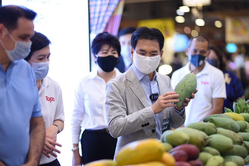 ท็อปส์ จับมือ กระทรวงพาณิชย์ ขับเคลื่อนมาตรการช่วยเกษตรกรระบายผลไม้ฤดูร้อน พร้อมล็อคและลดราคาสินค้าให้พี่น้องประชาชน ฝ่าวิกฤตโควิด-19