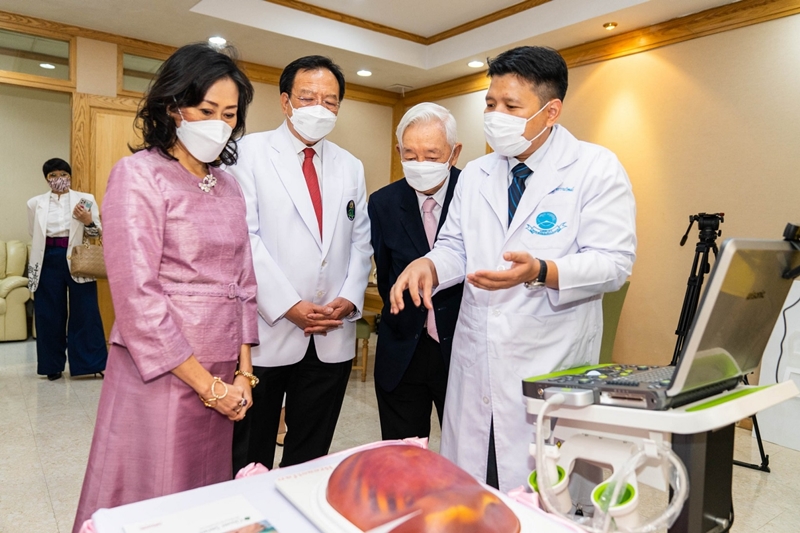 Central Group and affiliates support women cancer patients by offering mobile ultrasound units and human hair wigs through Women Cancer Project to Thanyarak Breast Foundation and Chemotherapy and Blood Transfusion Unit, Siriraj Hospital