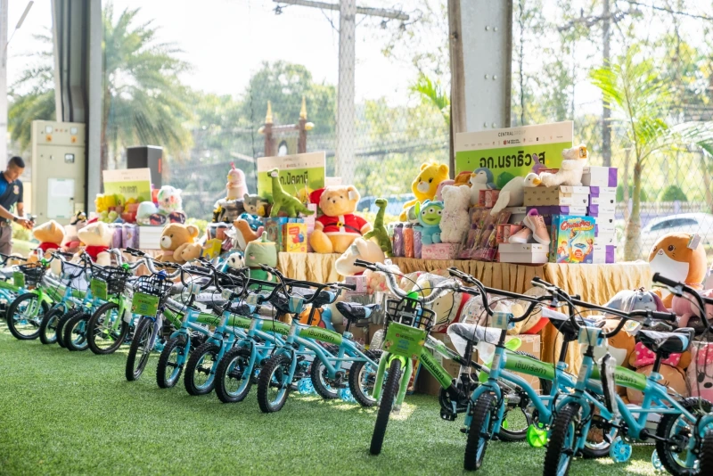 Central Group spread happiness and smiles by organizing a parade of gifts full of hope  and opportunity for children on the southern border