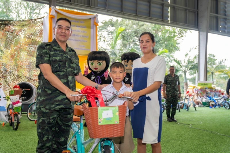 Central Group spread happiness and smiles by organizing a parade of gifts full of hope  and opportunity for children on the southern border